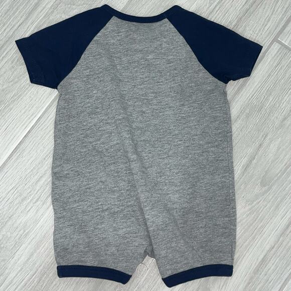 MLB Genuine Merchandise Baby 3/6M New York Yankees One Piece Romper - Picture 2 of 4